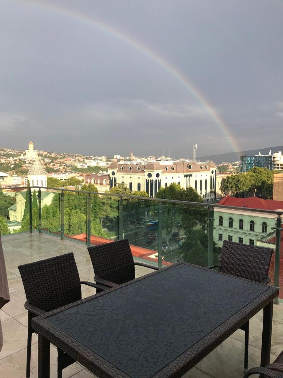 Lesya Apartment With Terrace Tbilisi Buitenkant foto